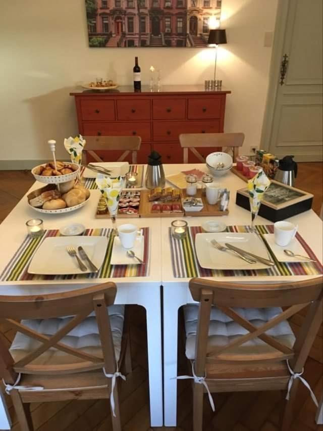 De Gelaarsde Kat Bed & Breakfast Ieper Ngoại thất bức ảnh